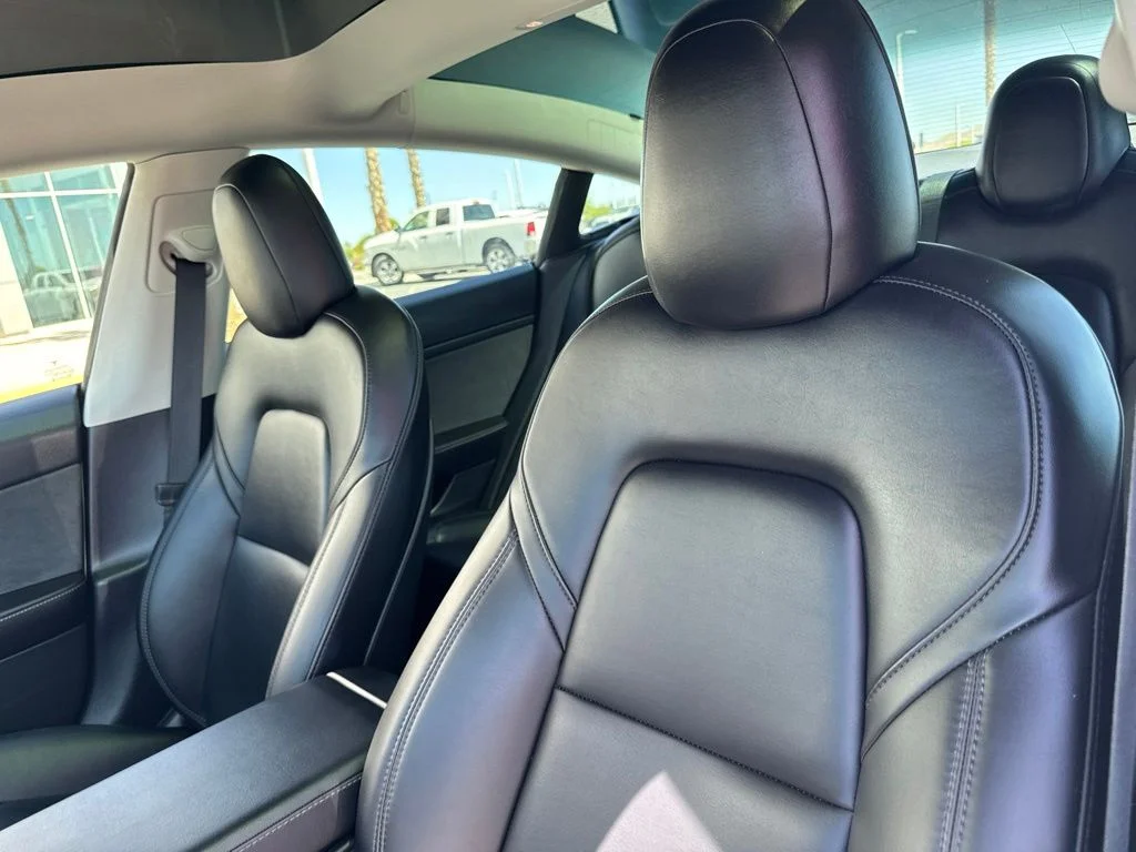 Used 2023 White Tesla Base image 13