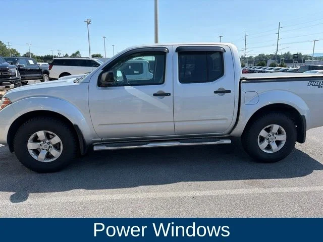 2012 Nissan Frontier 4.0 SV Crew Cab 4X4 AT SWB's photo