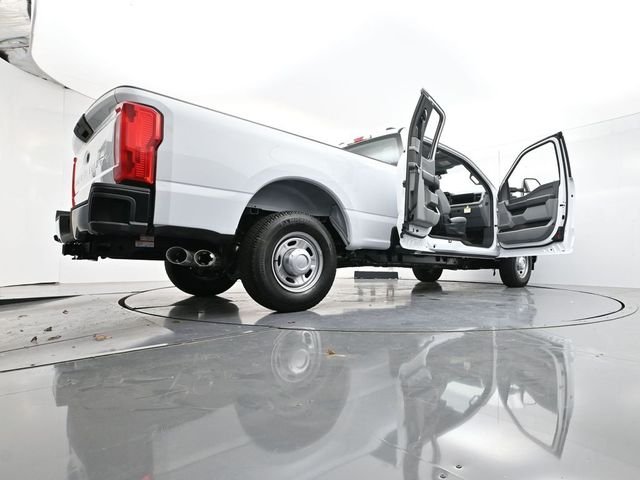 New 2026 Oxford White Ford F-350® XL image 40