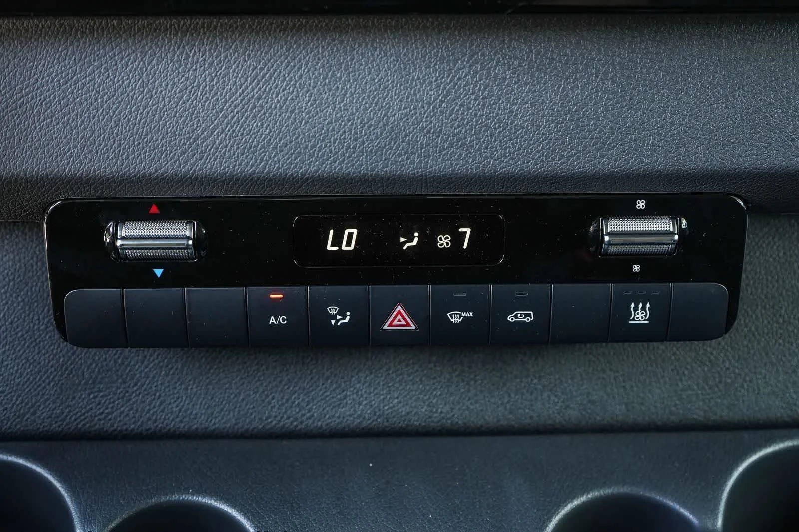 New 2025 Arctic+White Mercedes-Benz Cargo 170WB High Roof 113kW Battery RWD HO Motor image 20