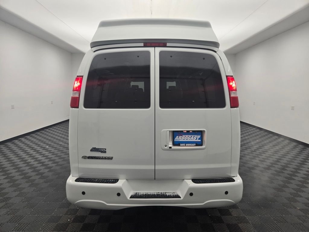 Used 2020 Summit White Chevrolet Explorer Limited SE image 4