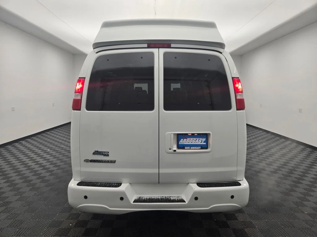 Used 2020 Summit White Chevrolet Explorer Limited SE image 4