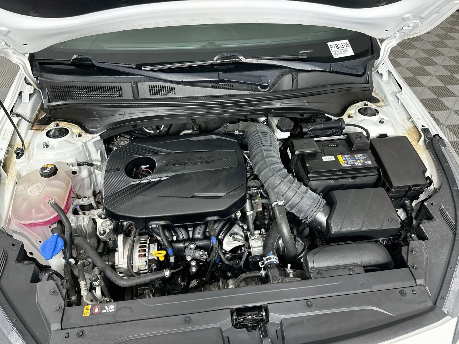 Used 2022 Snow White Pearl Kia GT image 29