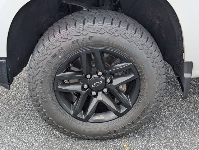 Used 2022 White Chevrolet Custom Trail Boss image 13