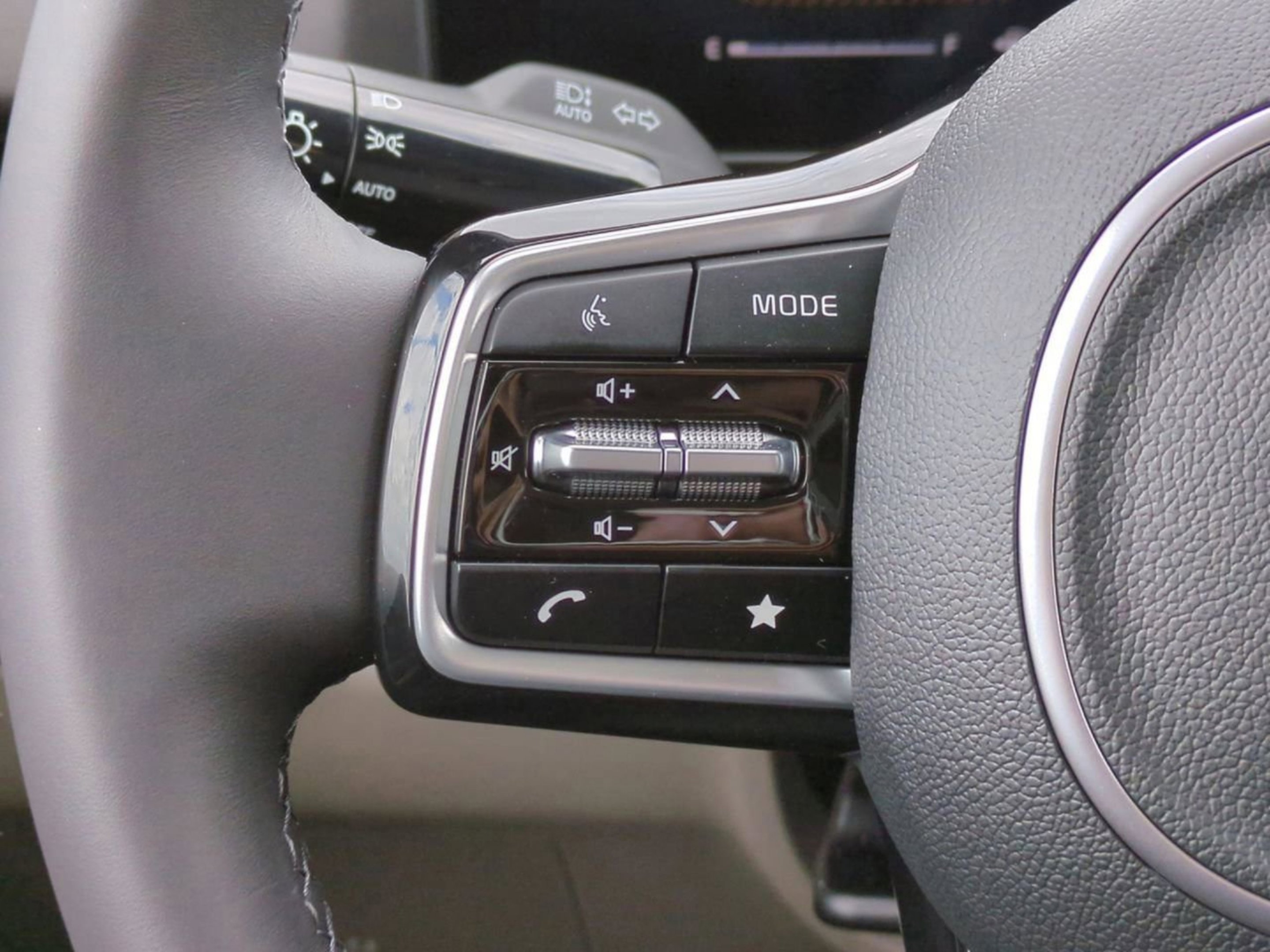 New 2026 Ivory Silver Kia EX image 31
