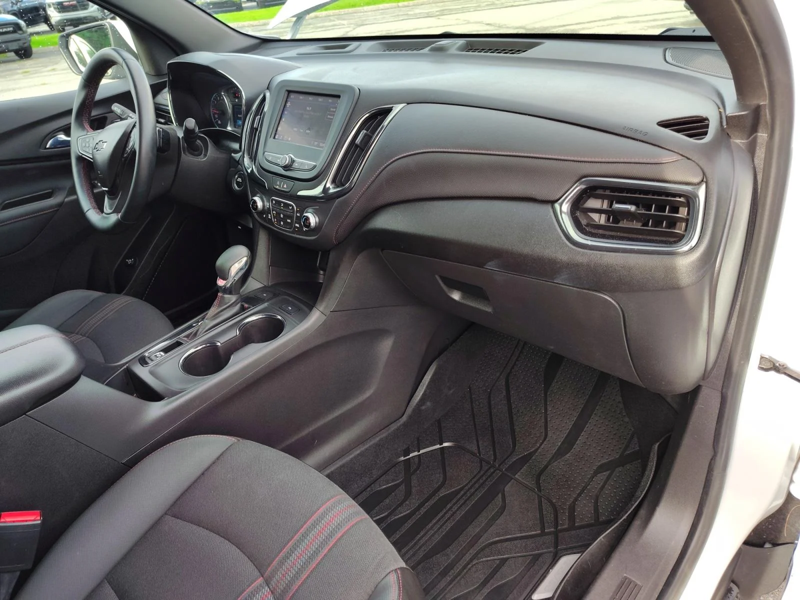 2024 Chevrolet Equinox RS - Photo 29