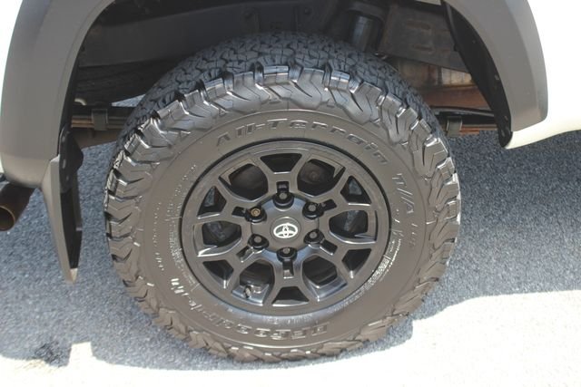 Used 2021 White Toyota SR image 31
