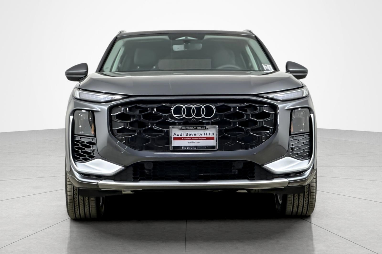Used 2026 Daytona Gray Pearl Effect Audi S line quattro image 8