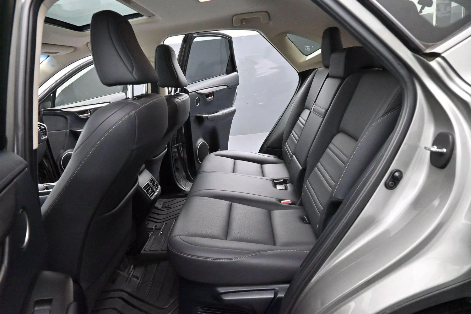 Used 2016 Atomic Silver Lexus F Sport image 34