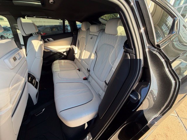 Used 2023 Black BMW M50i image 12