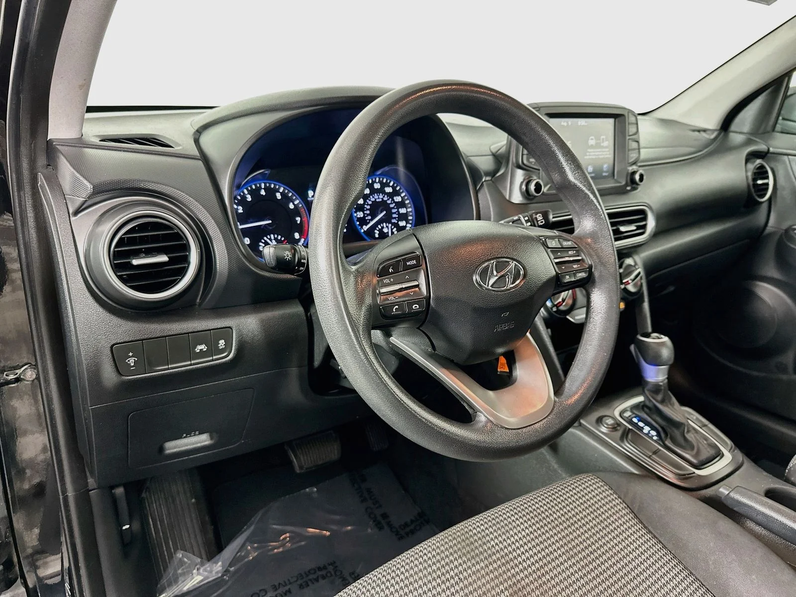 Used 2019 Ultra Black Pearl Hyundai SE image 10