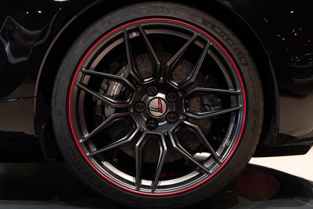 Used 2025 Black Chevrolet Z06 image 12