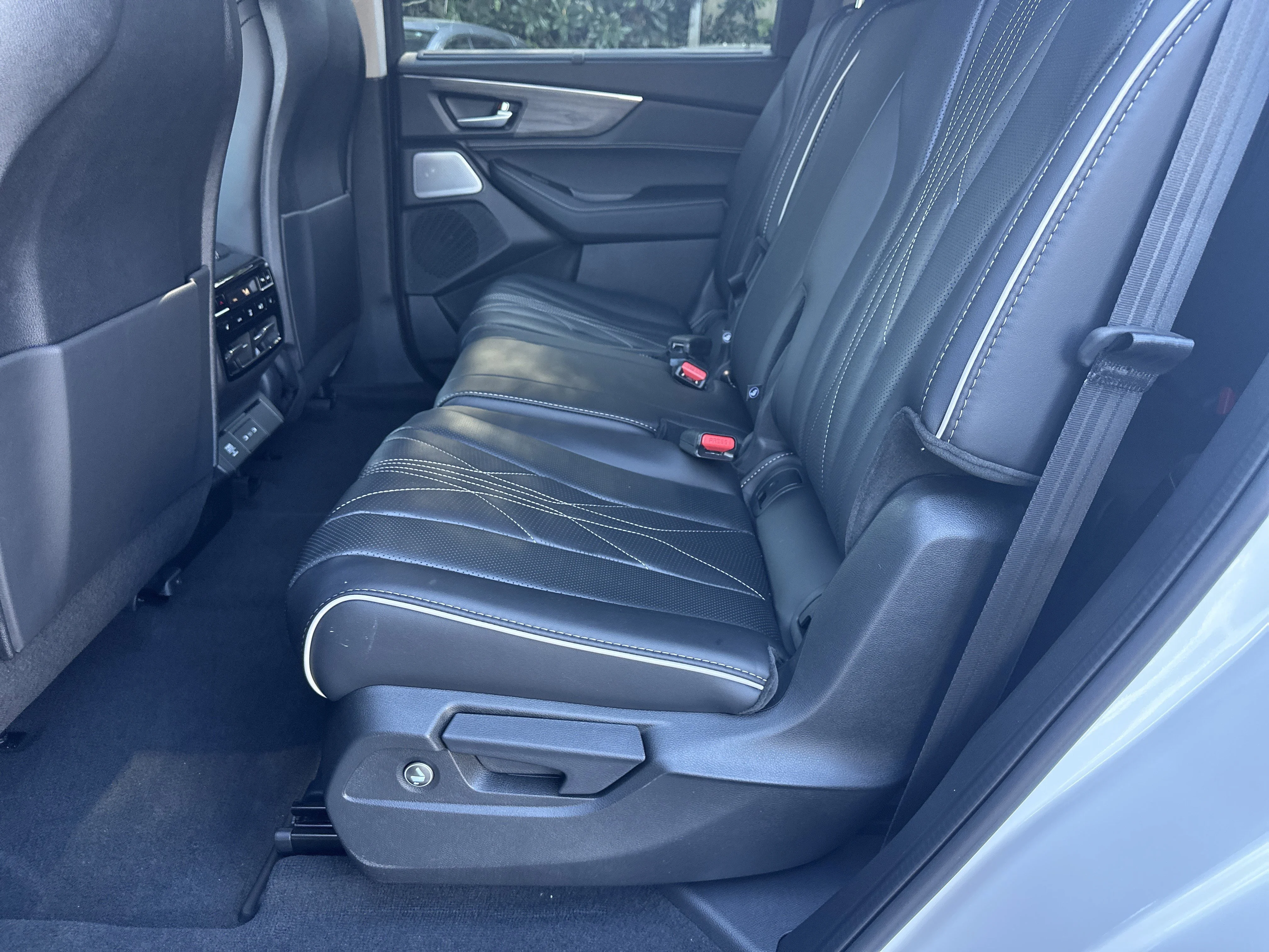 New 2026 Platinum White Pearl Acura w/Advance Package image 13