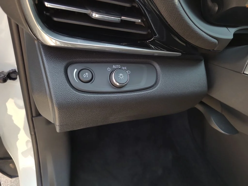 Used 2024 White Buick Sport Touring image 24