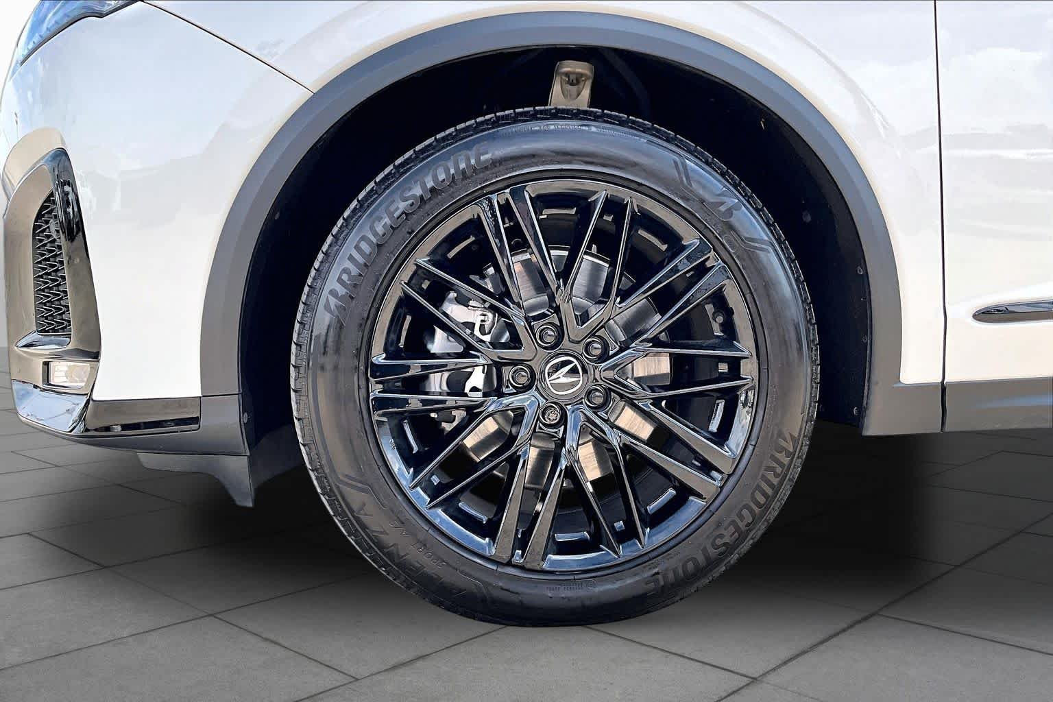 Used 2025 Platinum White Pearl Acura w/A-Spec Advance Package image 11