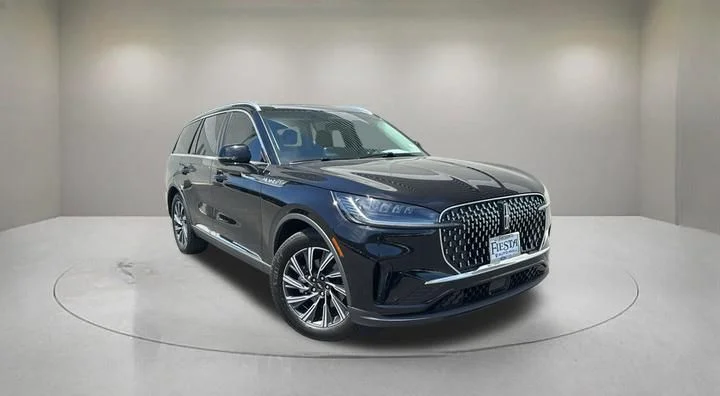 2025 Lincoln Aviator Premiere RWD's photo