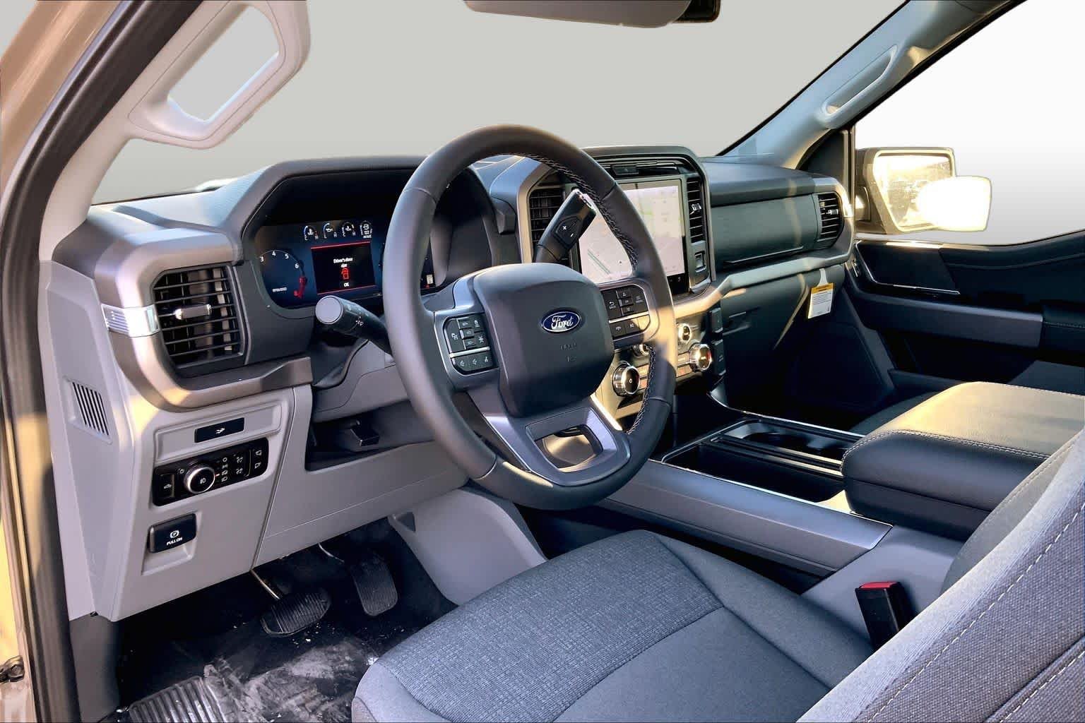 New 2026 Marsh Gray Ford XLT image 6
