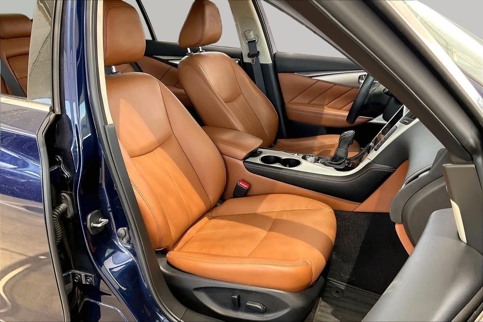 Used 2024 Grand Blue INFINITI LUXE image 9