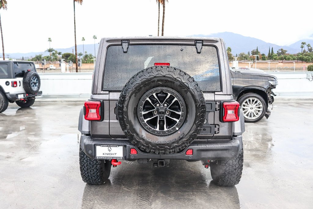 New 2026 Granite Crystal Metallic Clearcoat Jeep Rubicon X image 8