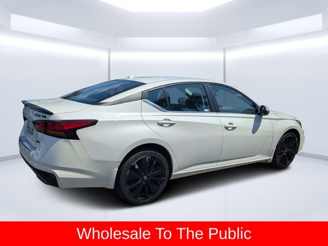 Used 2022 White Nissan 2.5 SR image 3