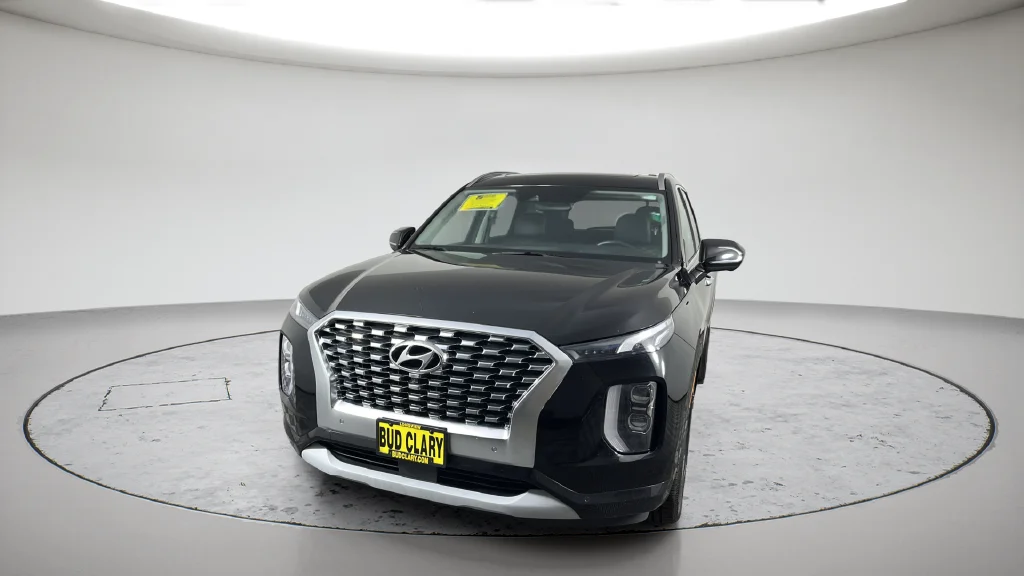 Used 2021 Black Hyundai Limited image 2