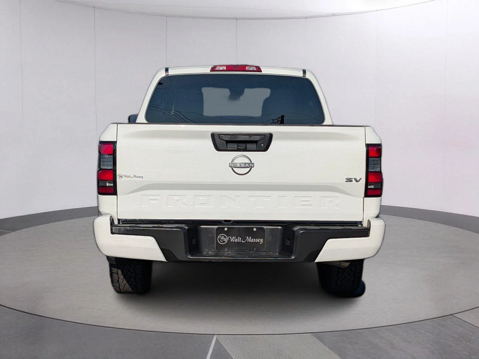 Used 2024 Glacier White Nissan SV image 4