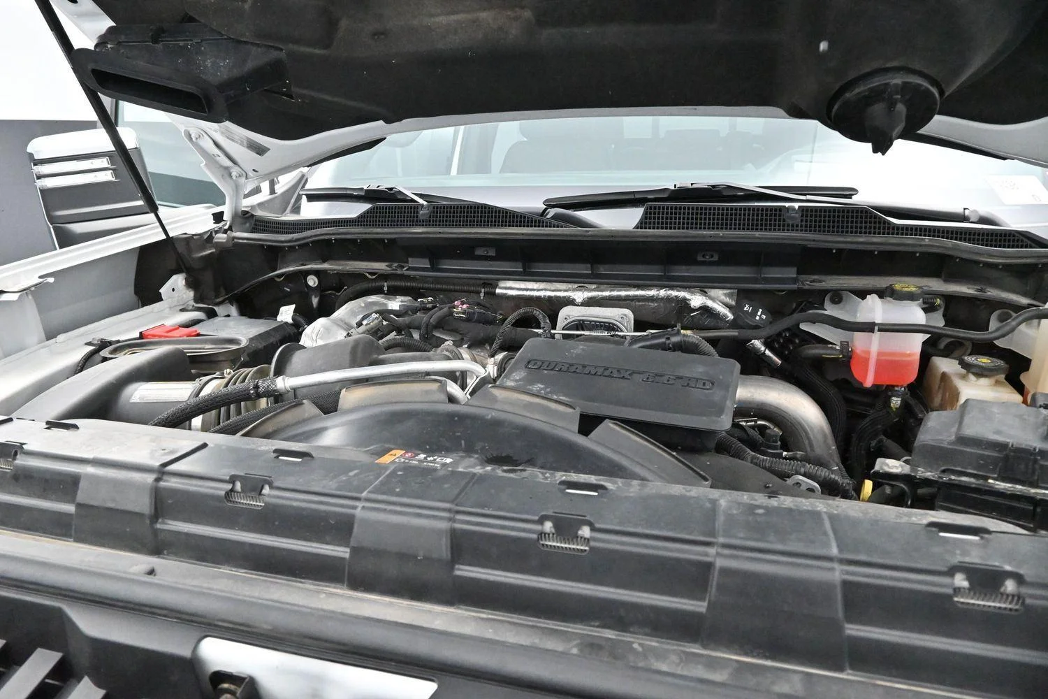 Used 2024 Summit White Chevrolet High Country image 32