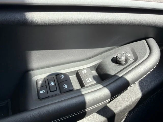 New 2026 Black Jeep Altitude image 24