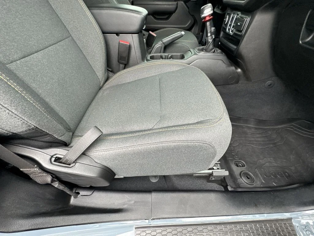 Used 2025 Gray Jeep Sport S image 28