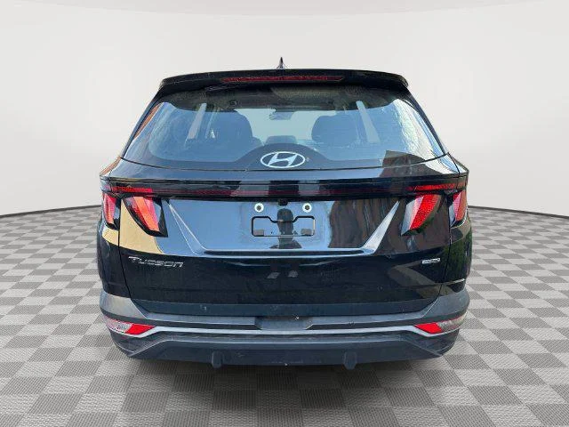 Used 2024 Black Pearl Hyundai SE image 3