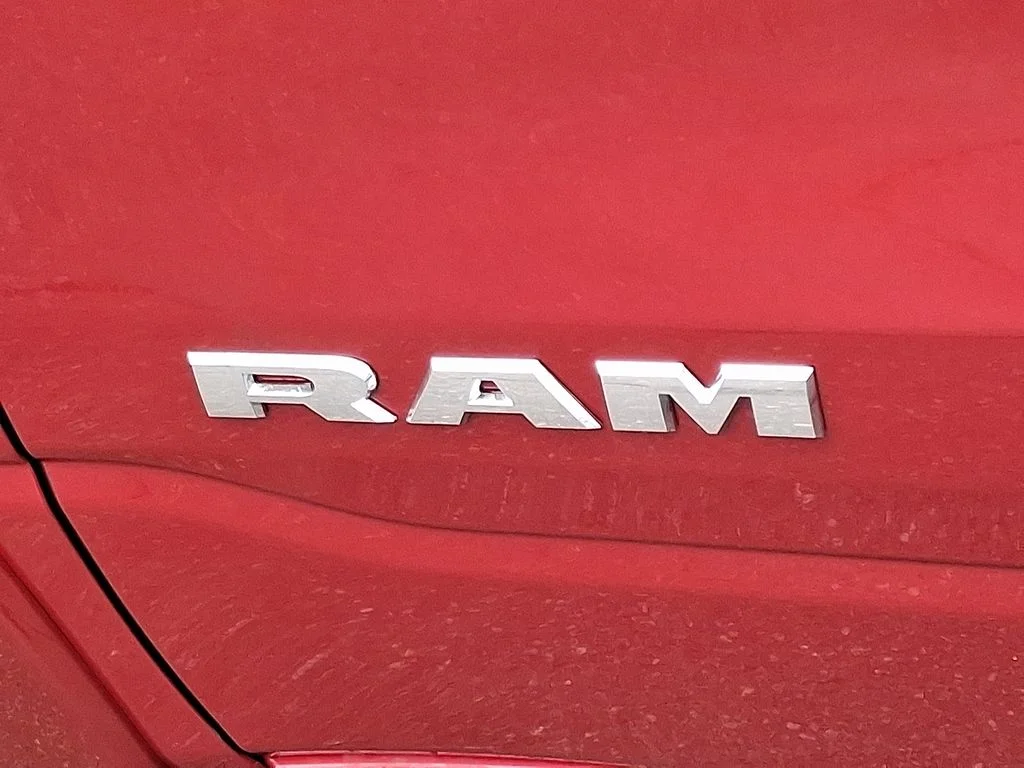 New 2026 Molten Red Pearl-Coat Exterior Paint RAM Big Horn/Lone Star image 14