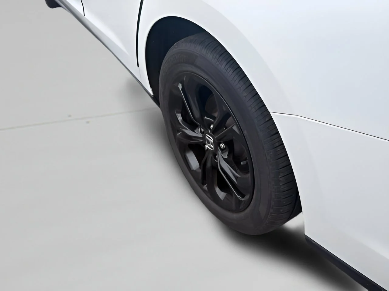 Used 2023 Platinum White Pearl Honda LX image 13