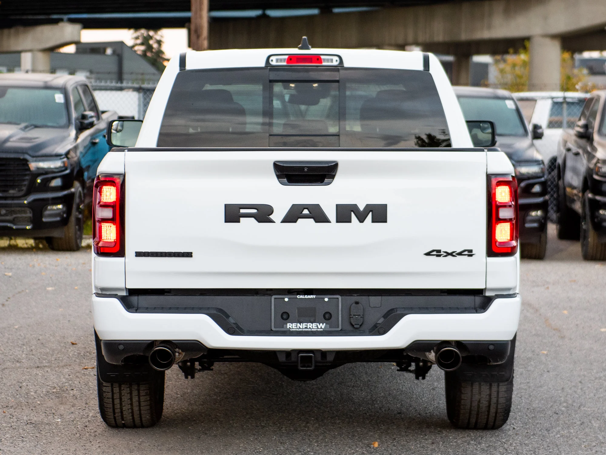New 2026 White RAM Big Horn Night* Crew Cab 4x4, Heated Seats/Wheel, Alpine Audio, Level 2 Equip Group image 5