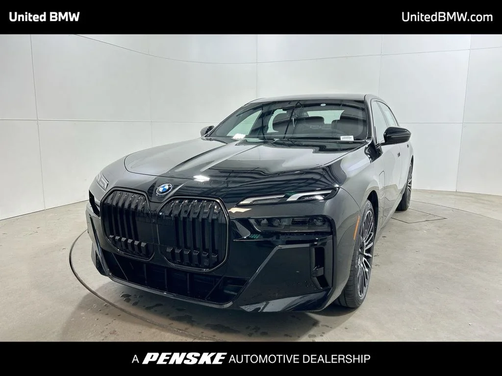 2025 BMW 7 Series 750e xDrive Sedan's photo
