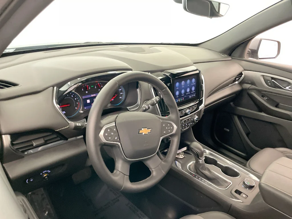 Used 2023 Sterling Gray Metallic Chevrolet LT Leather image 10