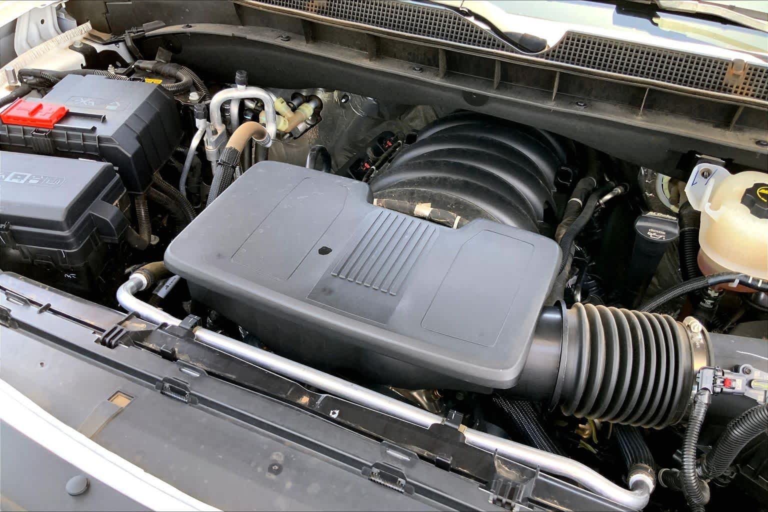 Used 2024 Summit White Chevrolet Z71 image 34