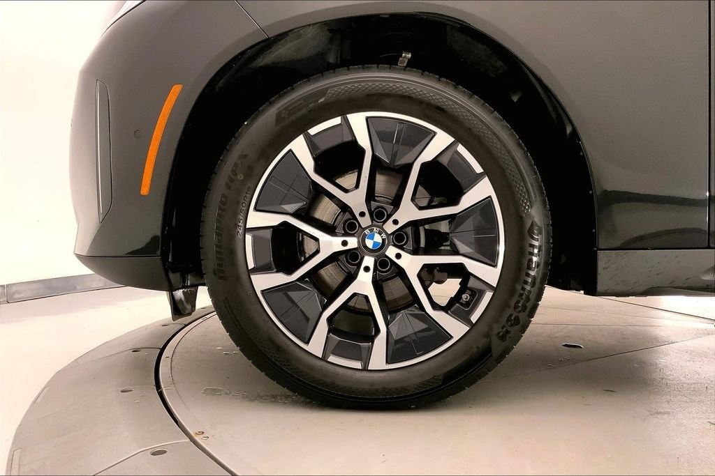 Used 2025 Black Sapphire Metallic BMW  image 8
