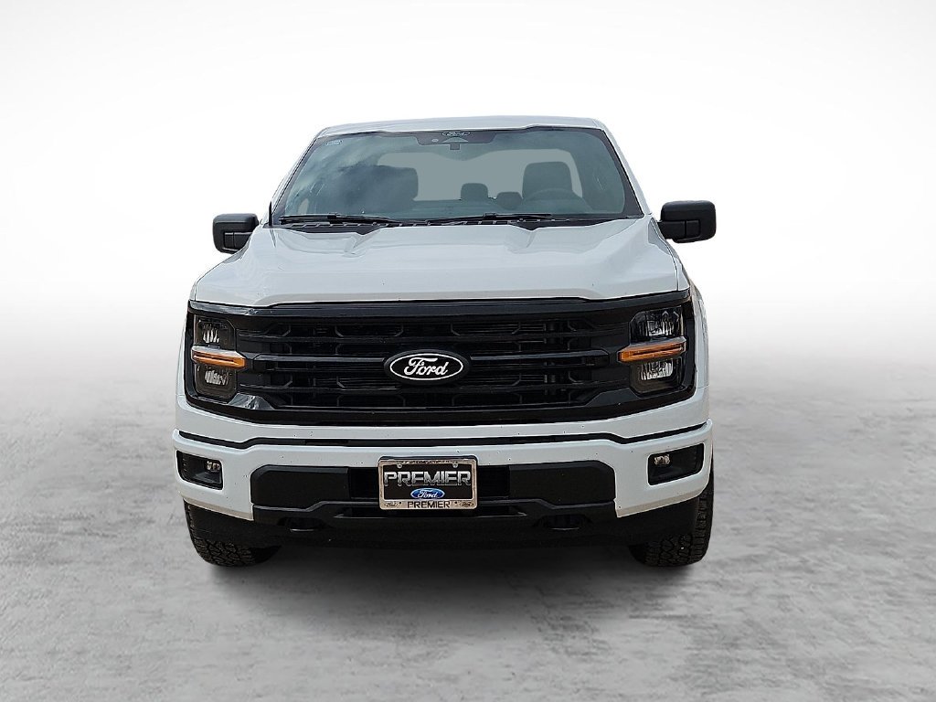 New 2026 Oxford White Ford XLT image 3