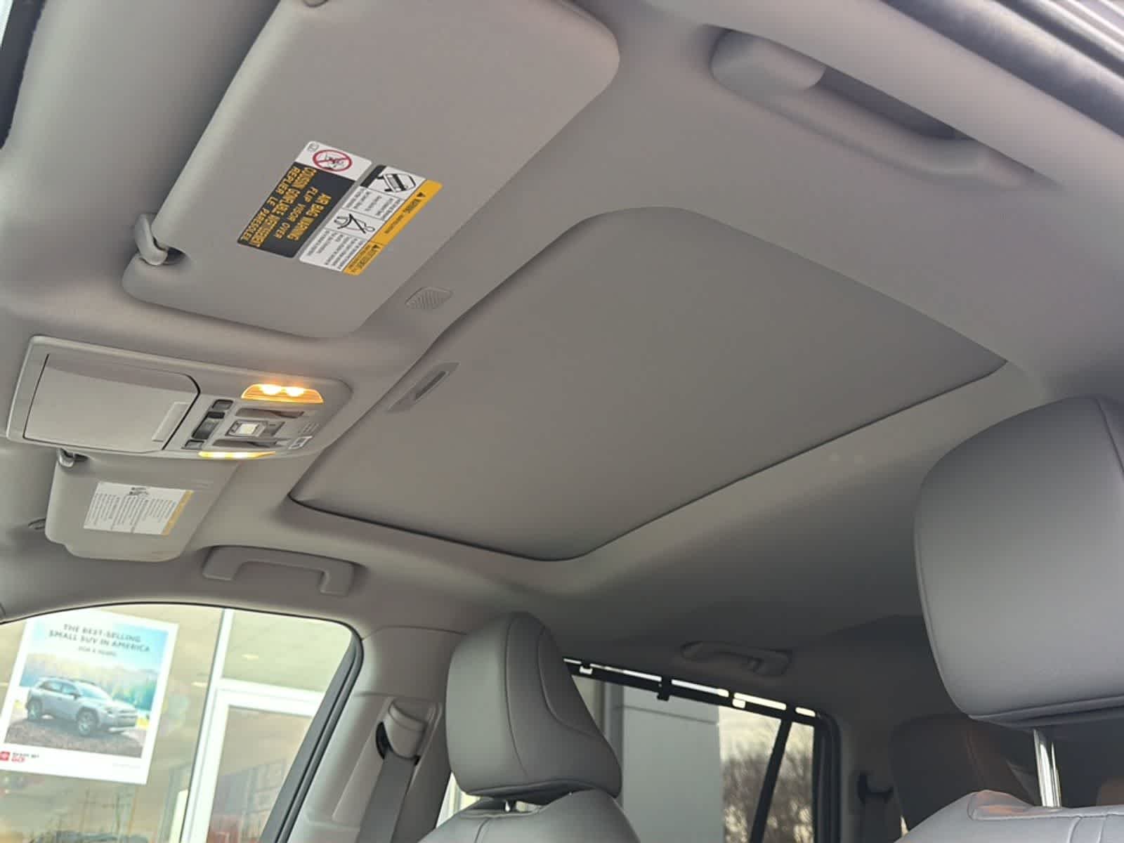 2022 Toyota Highlander XLE - Photo 19