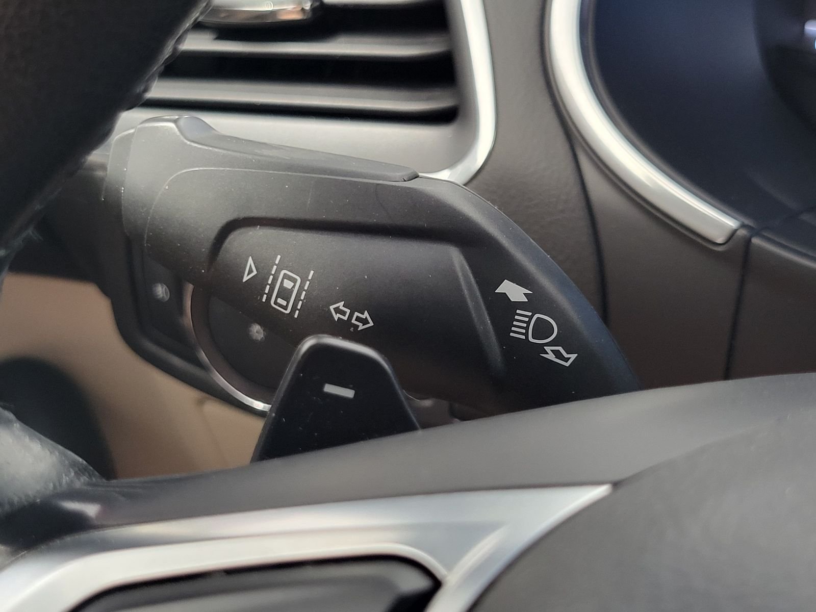 Used 2019 Red Ford Titanium image 16