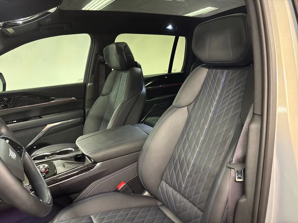 2025 Cadillac Escalade IQ Luxury 1 - Photo 25