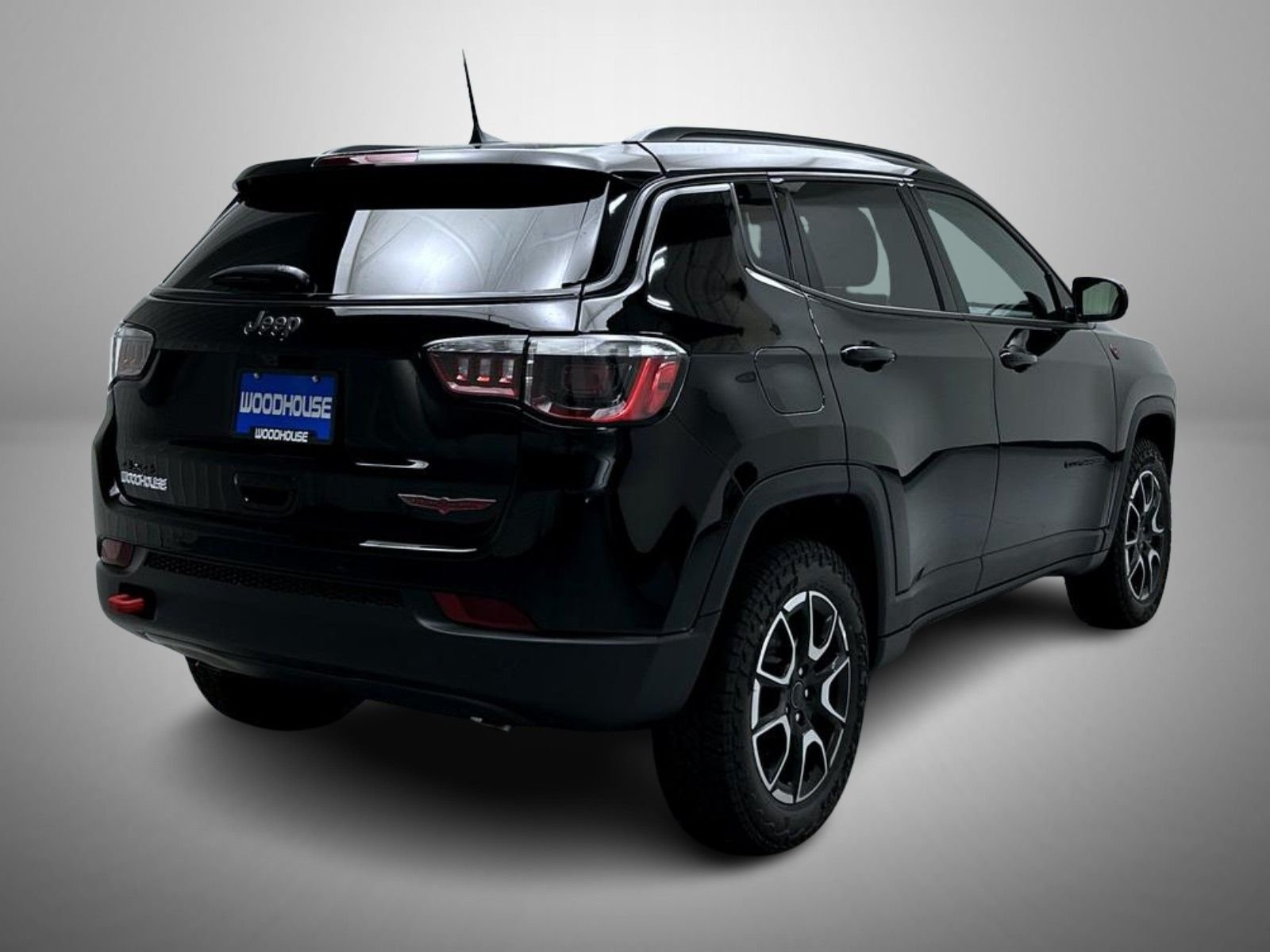 New 2026 Diamond Black Crystal Pearl-Coat Exterior Paint Jeep Trailhawk image 5