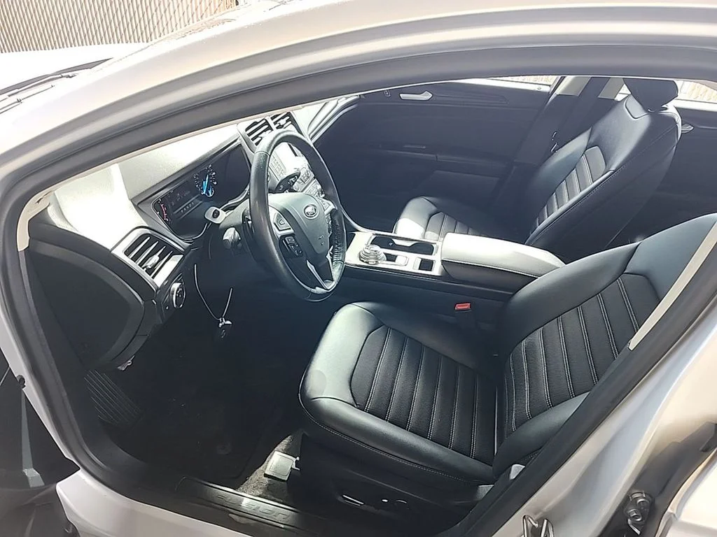 Used 2018 Ingot Silver Metallic Ford SE image 5
