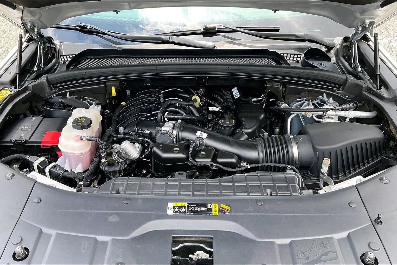 Used 2024 Silver Jeep Altitude X image 39