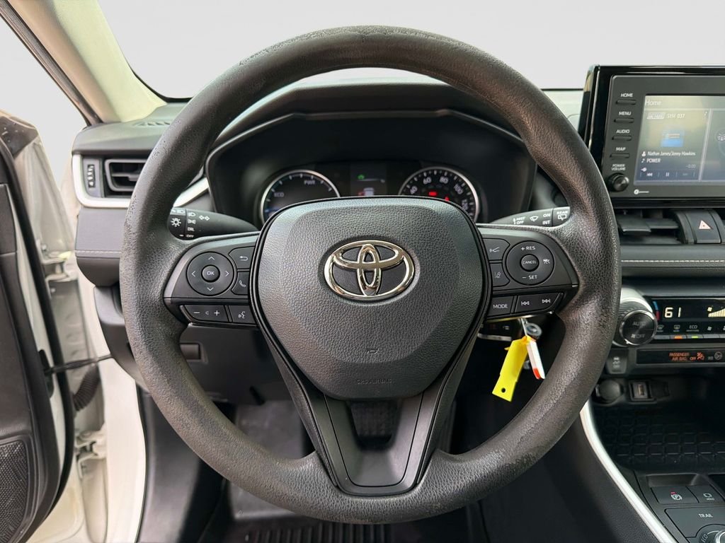 Used 2022 White Toyota LE image 31