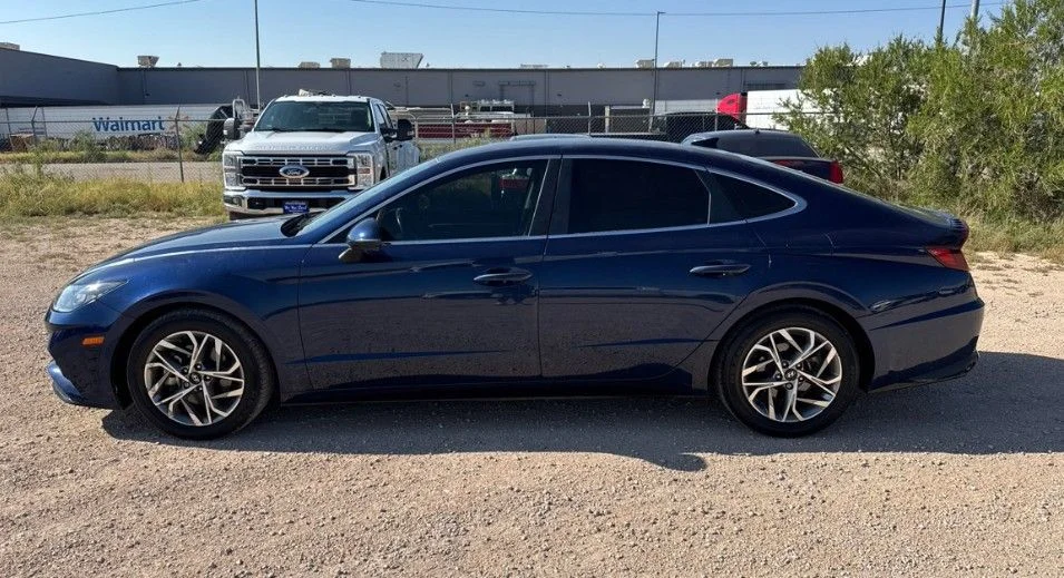 Used 2020 Blue Hyundai SEL image 4
