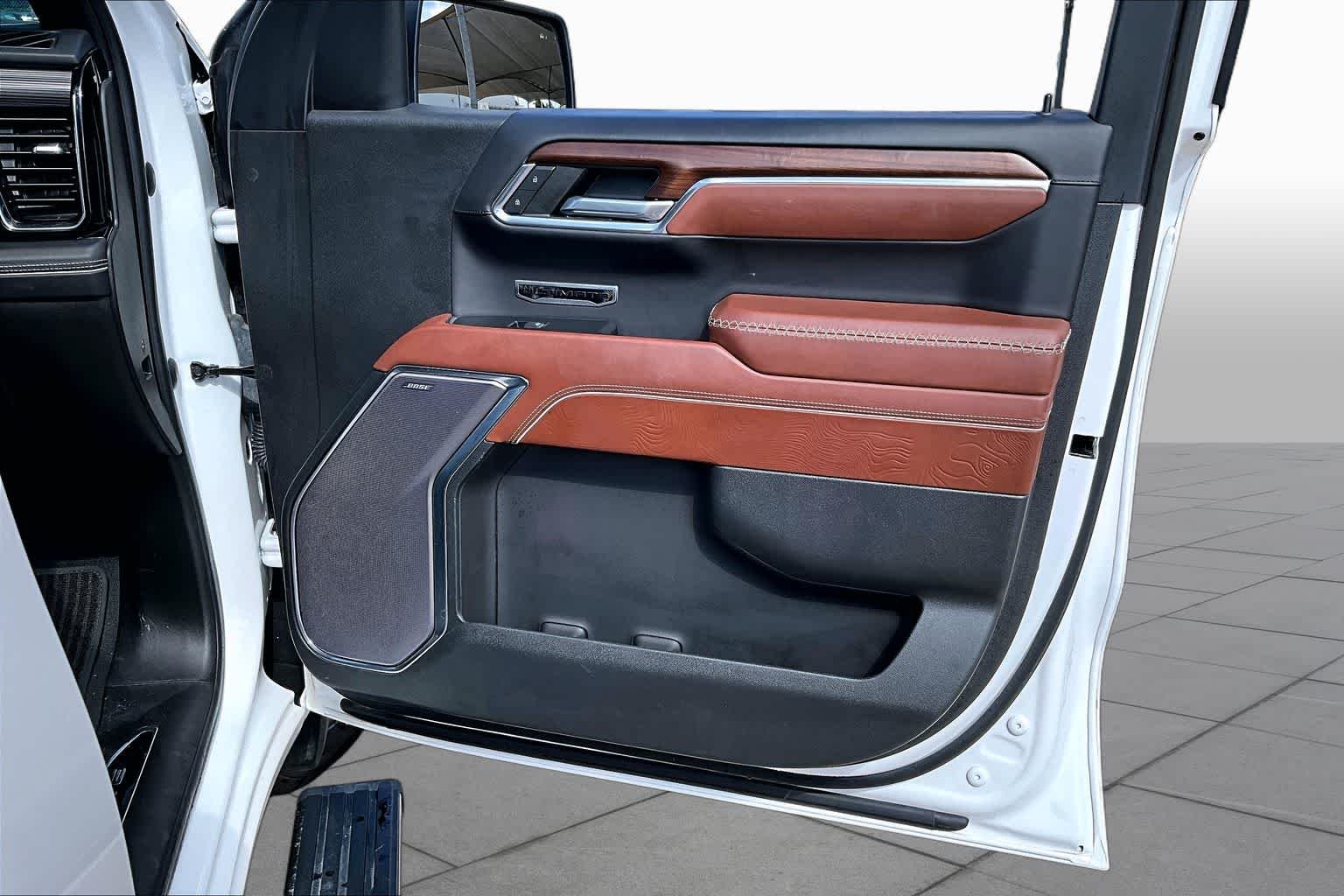 Used 2023 White Frost Tricoat GMC Denali Ultimate image 26