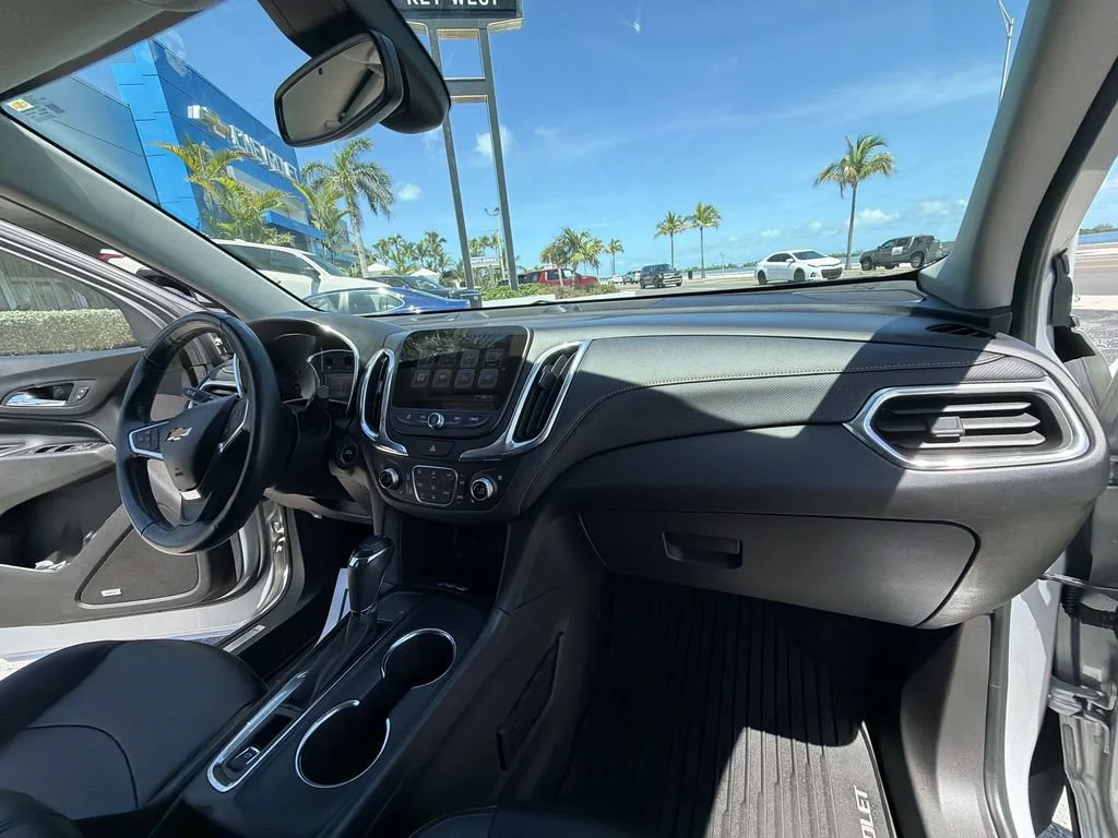 Used 2018 SILVER ICE METALLIC Chevrolet Premier image 36