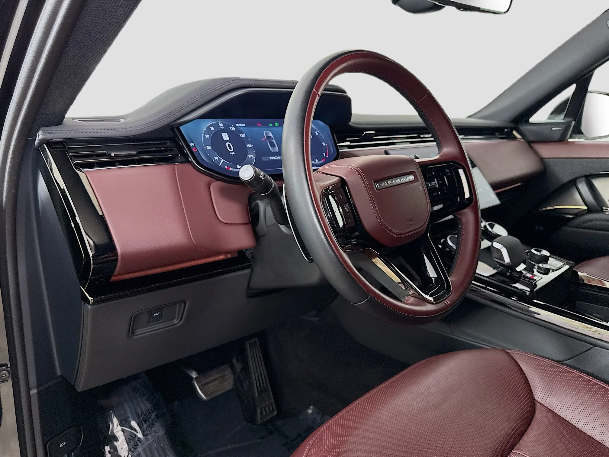 Used 2023  Land Rover SE Dynamic image 11