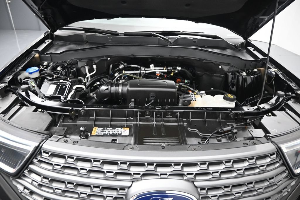 Certified Used 2023 Black Ford XLT image 31